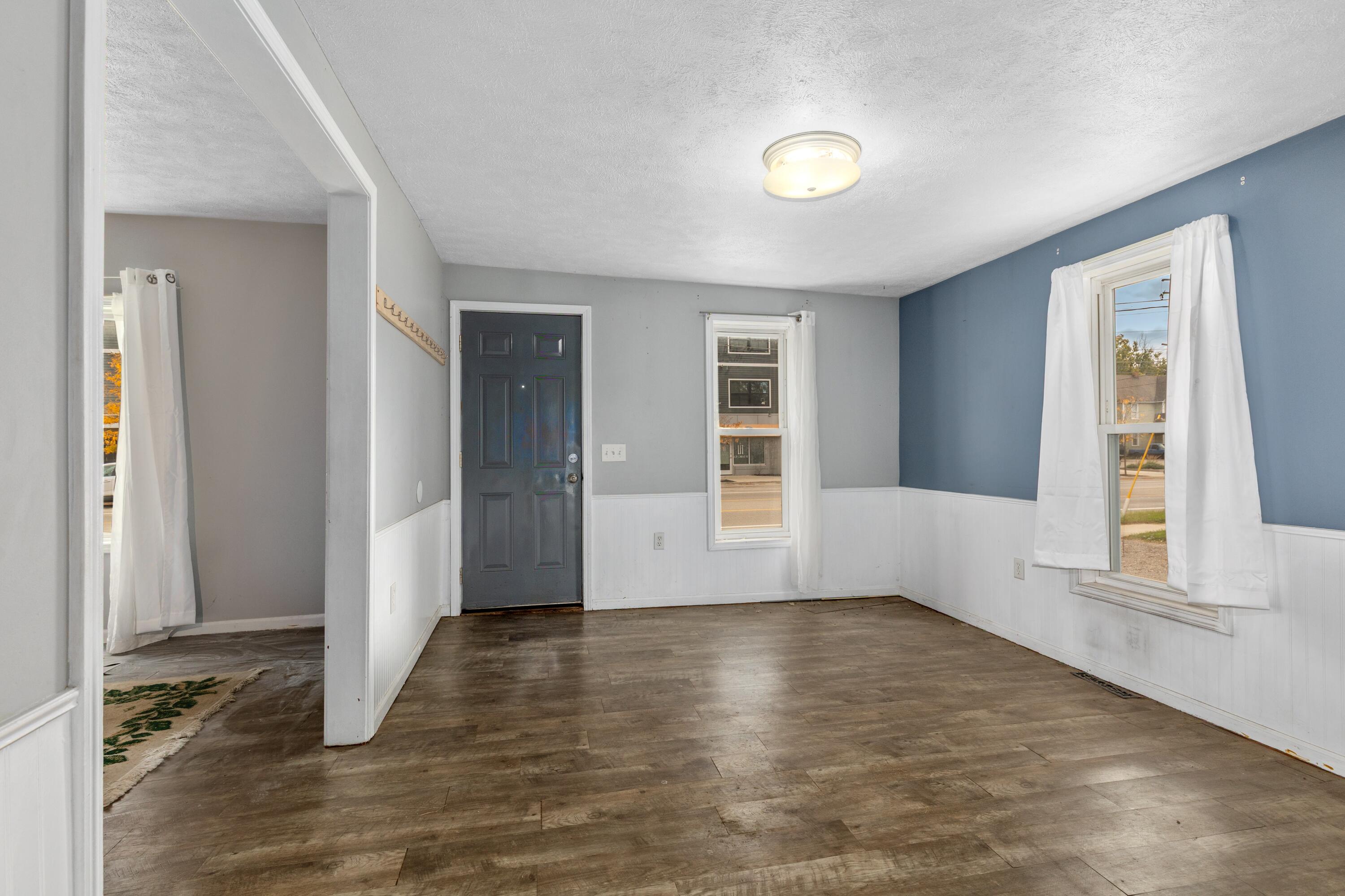 1411 Alpine Avenue NW Grand Rapids MI 49504