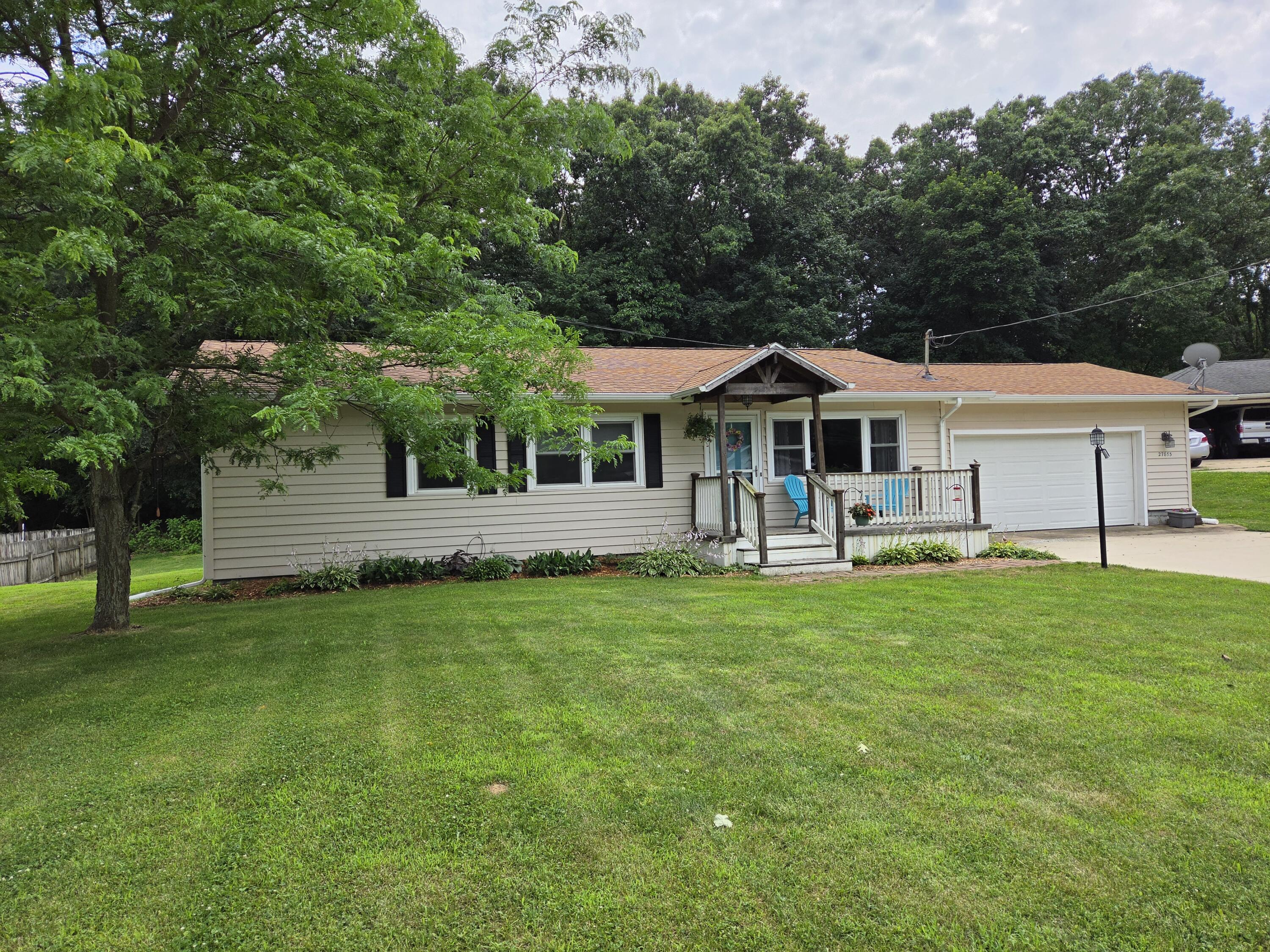 27853 Burmax Park Dowagiac MI 49047