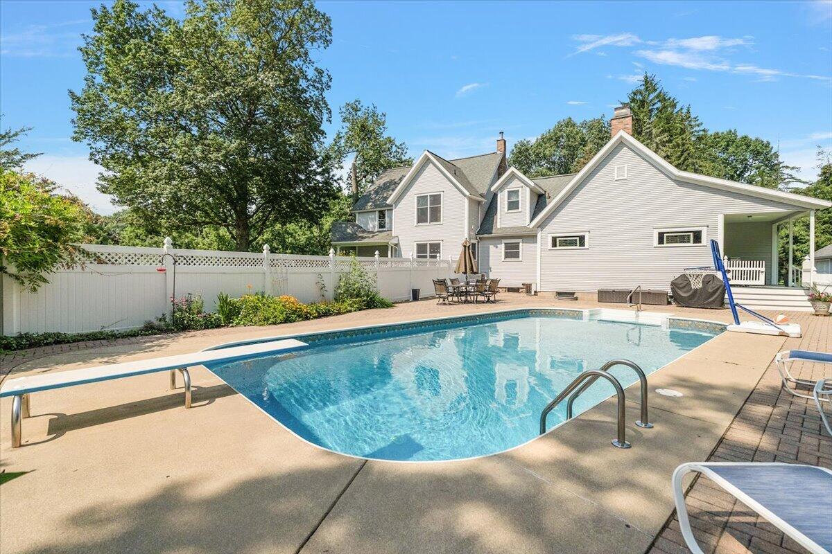2519 W John Beers Road Stevensville MI 49127