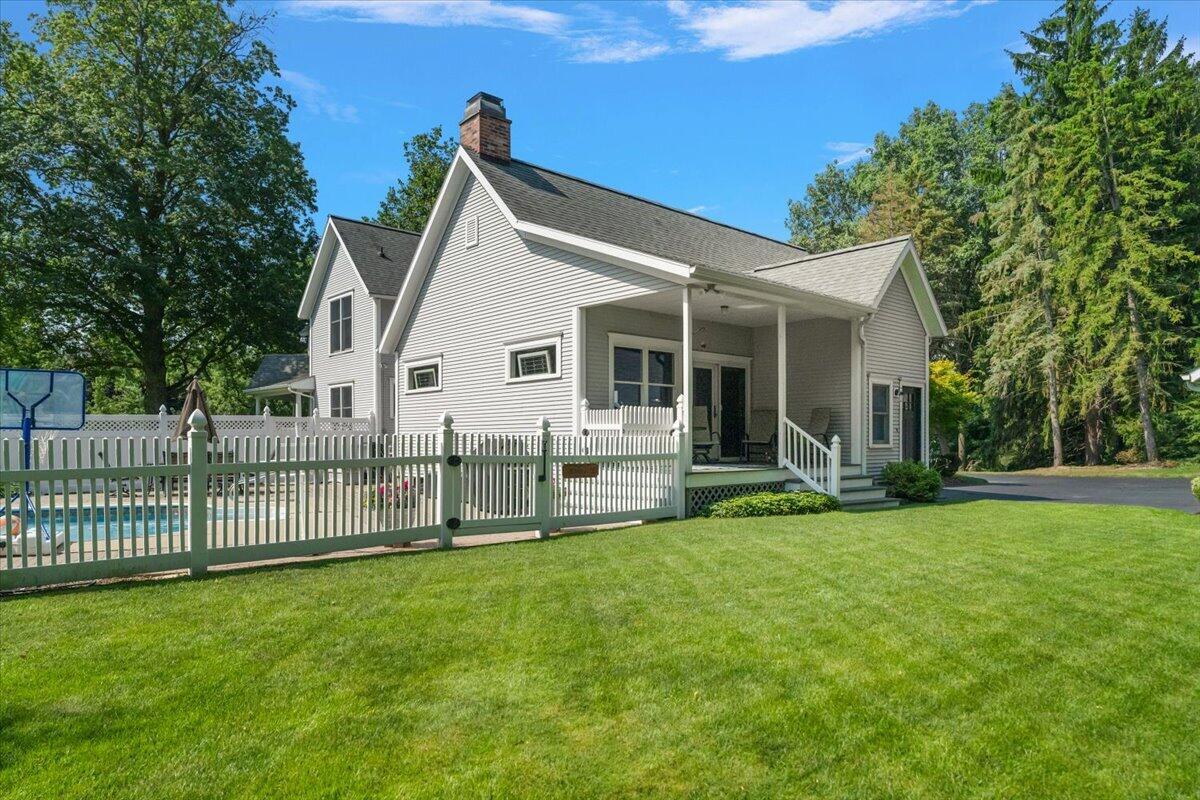 2519 W John Beers Road Stevensville MI 49127