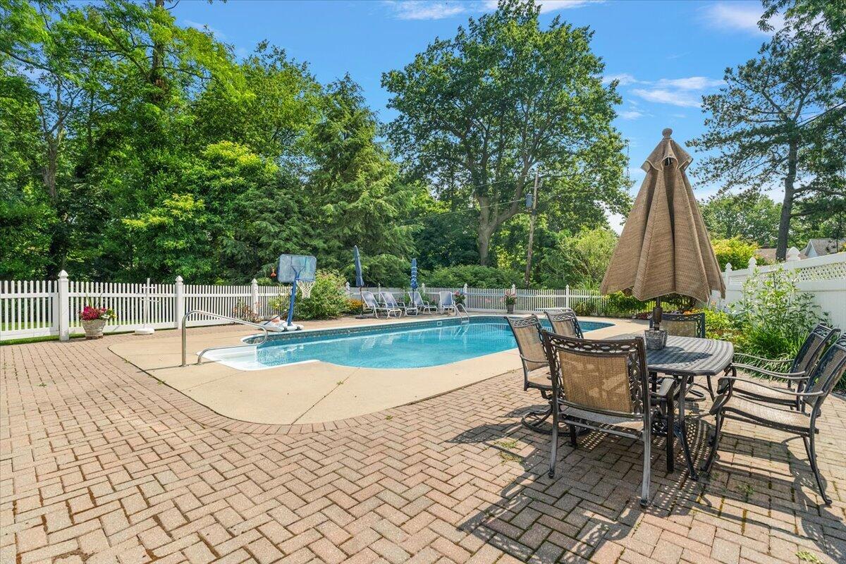 2519 W John Beers Road Stevensville MI 49127