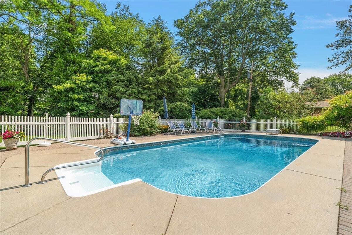 2519 W John Beers Road Stevensville MI 49127