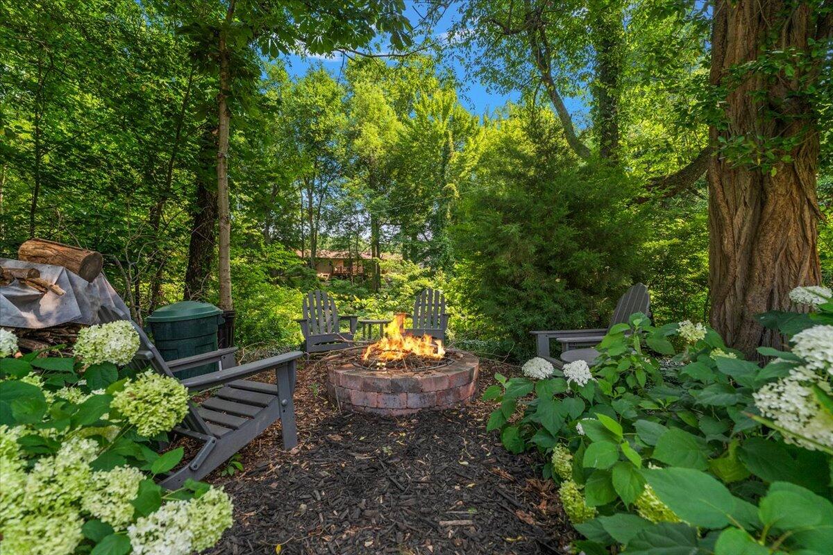 2519 W John Beers Road Stevensville MI 49127