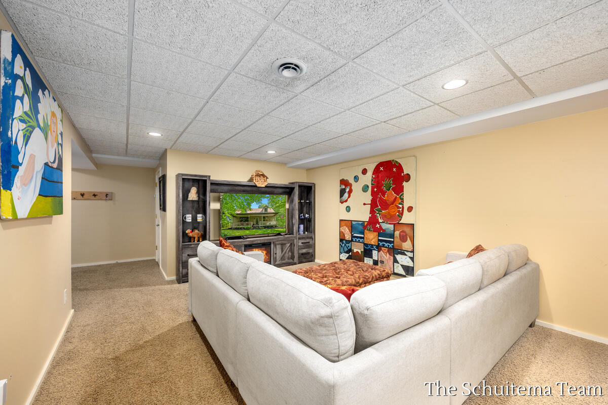 10155 Rogue Pond Drive NE Rockford MI 49341