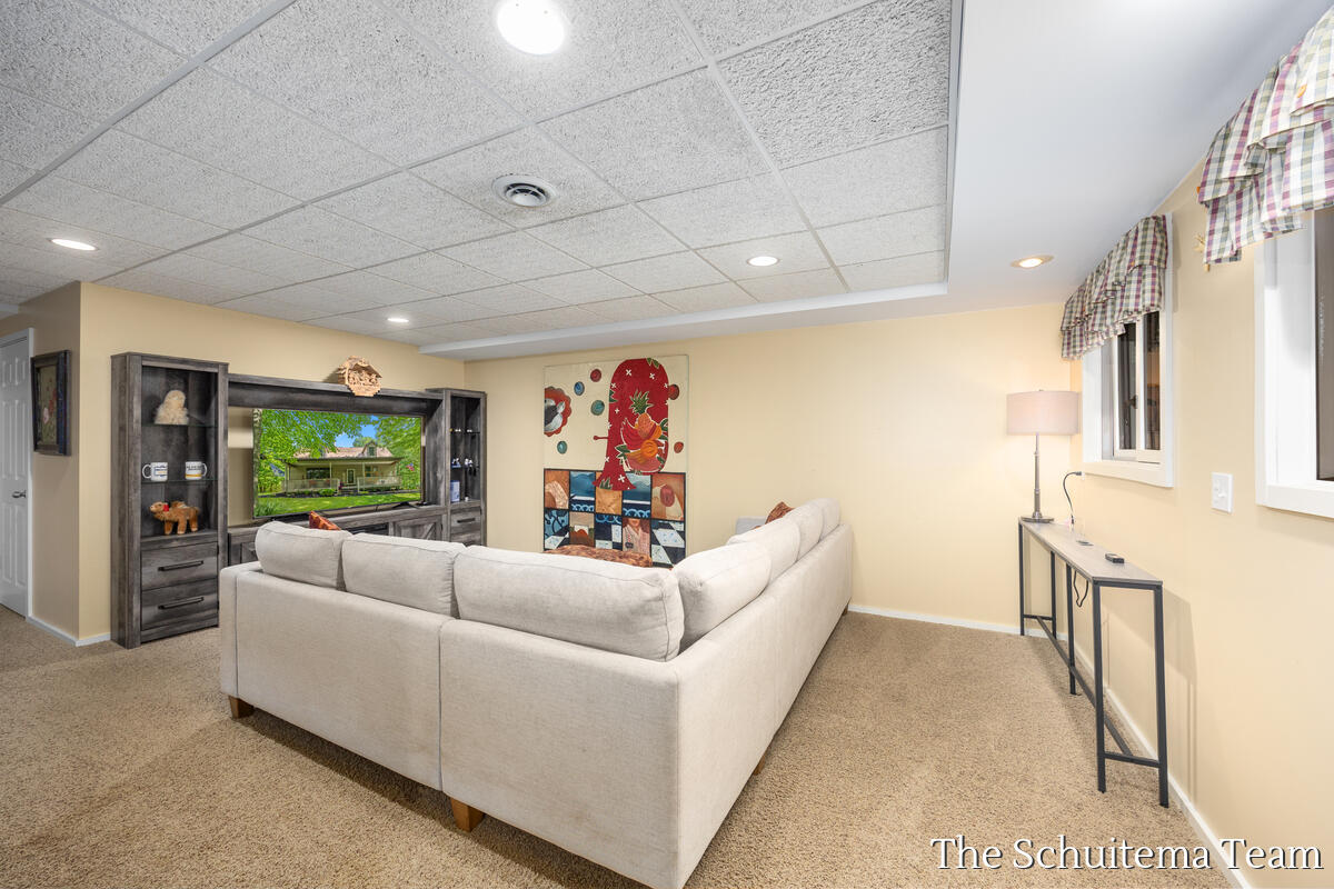 10155 Rogue Pond Drive NE Rockford MI 49341