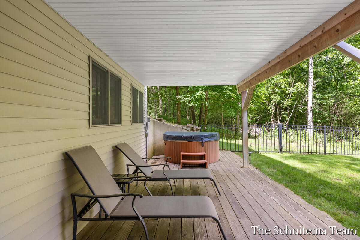 10155 Rogue Pond Drive NE Rockford MI 49341