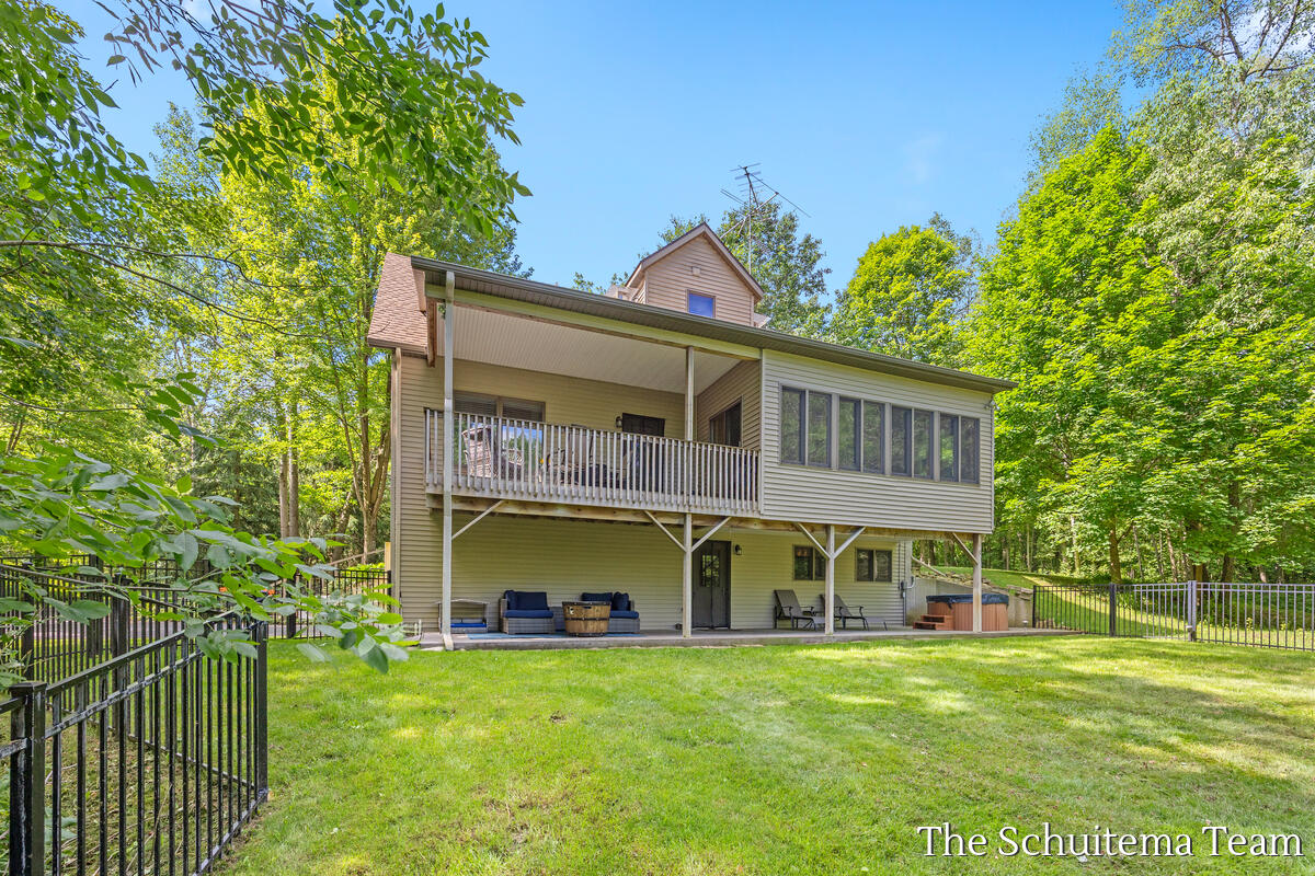 10155 Rogue Pond Drive NE Rockford MI 49341