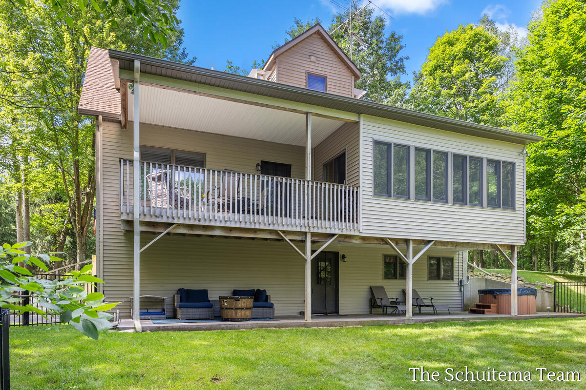 10155 Rogue Pond Drive NE Rockford MI 49341