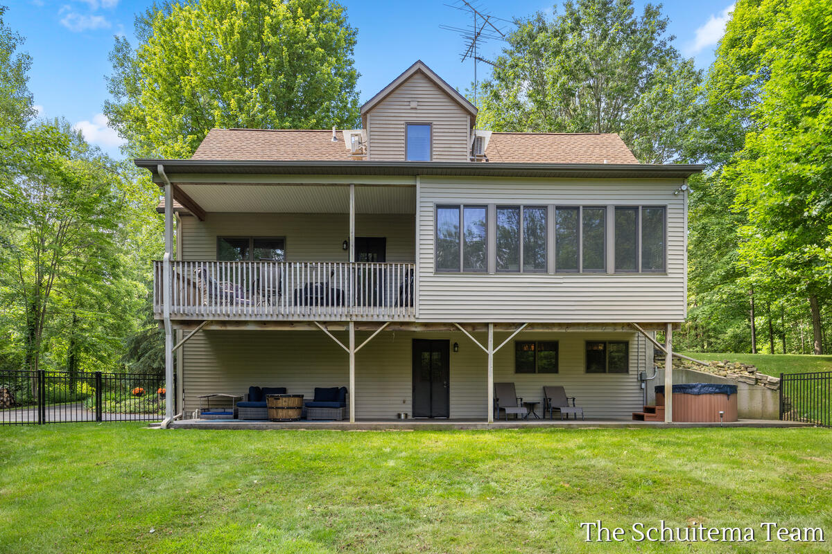 10155 Rogue Pond Drive NE Rockford MI 49341