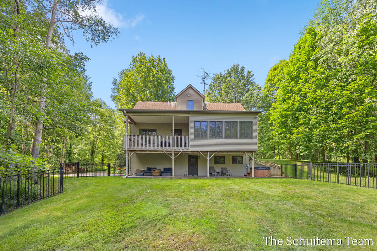 10155 Rogue Pond Drive NE Rockford MI 49341