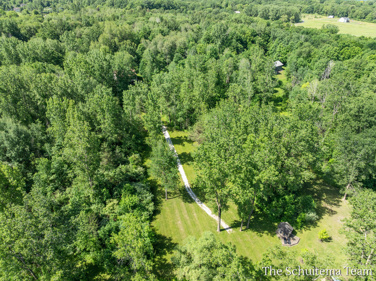 10155 Rogue Pond Drive NE Rockford MI 49341