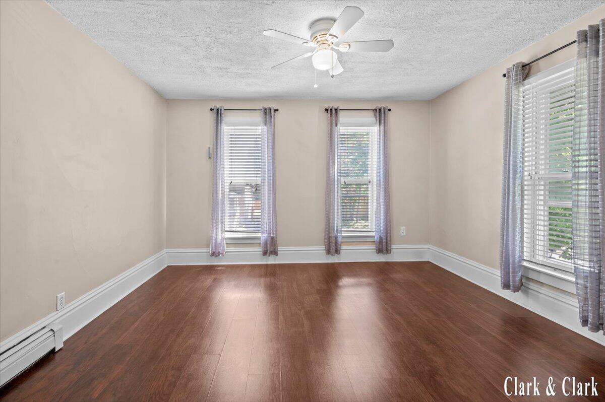 529 Carrier Street NE Grand Rapids MI 49505