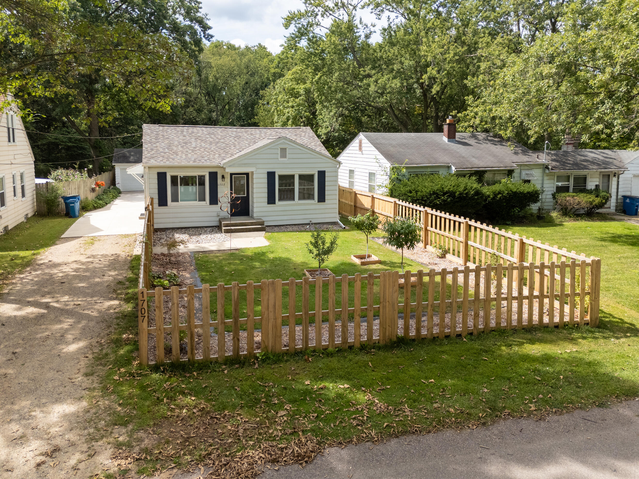 1707 Texel Drive Kalamazoo MI 49048