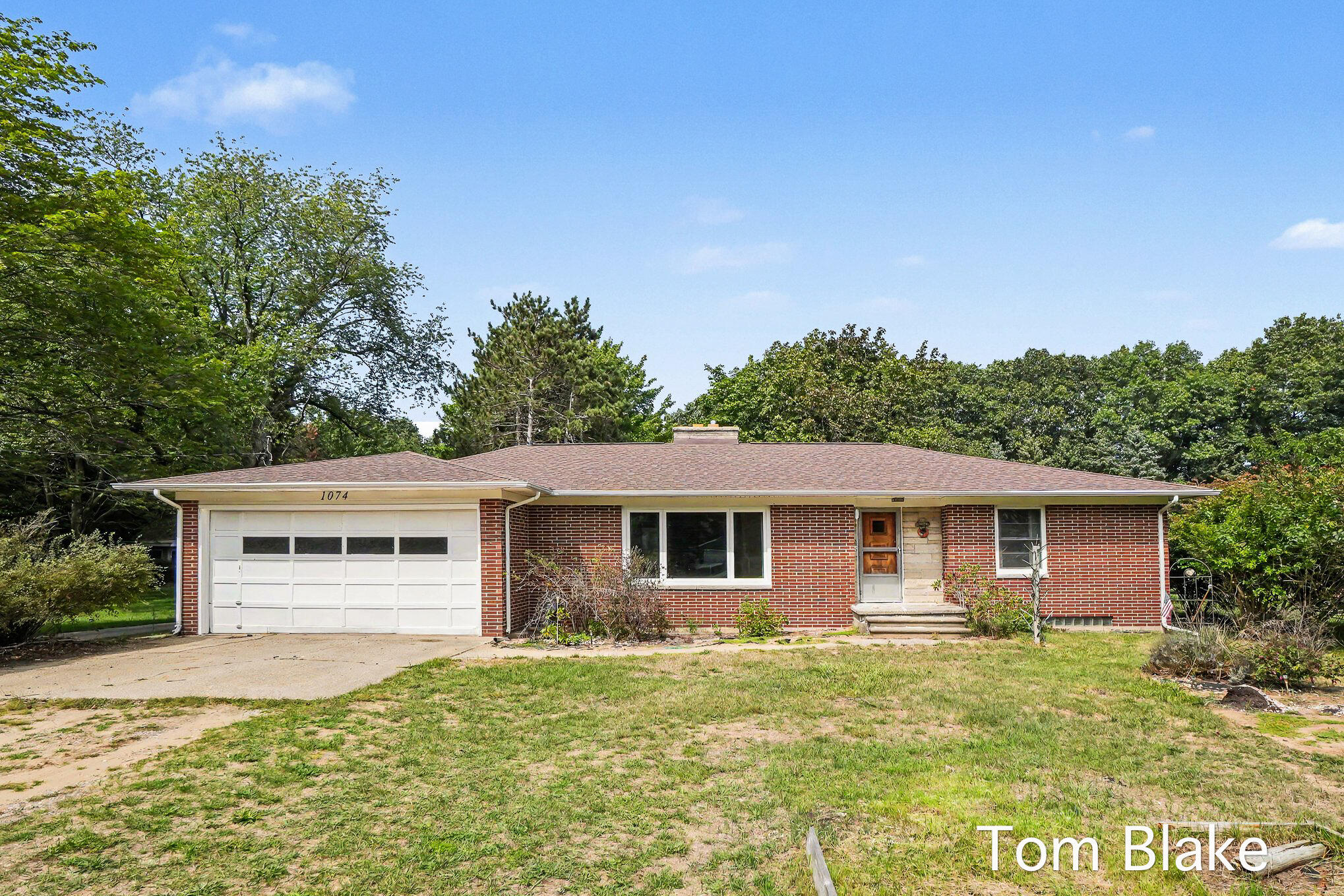 1074 Hendrick Road Norton Shores MI 49441