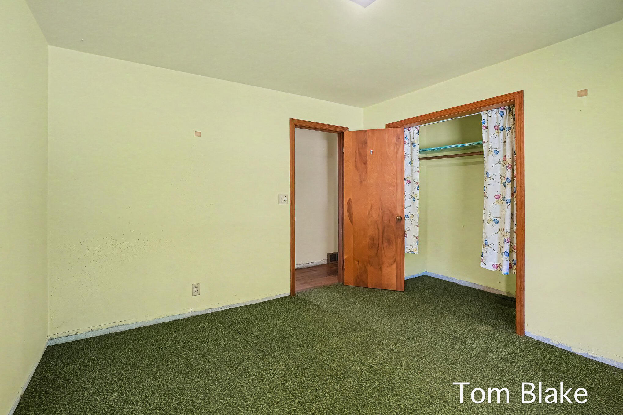 1074 Hendrick Road Norton Shores MI 49441