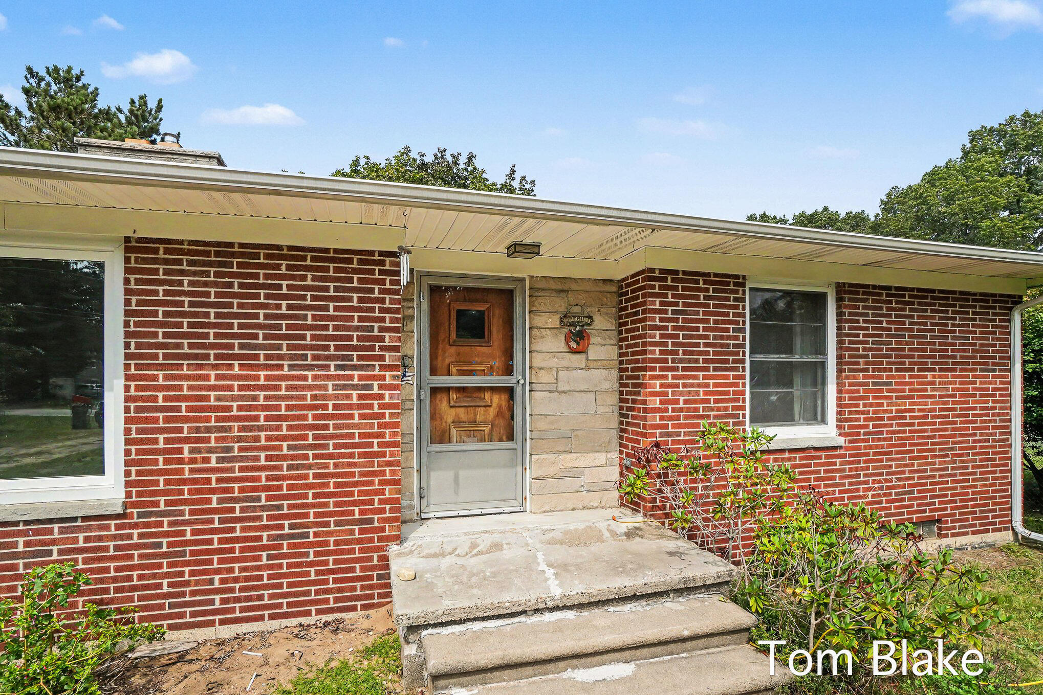 1074 Hendrick Road Norton Shores MI 49441