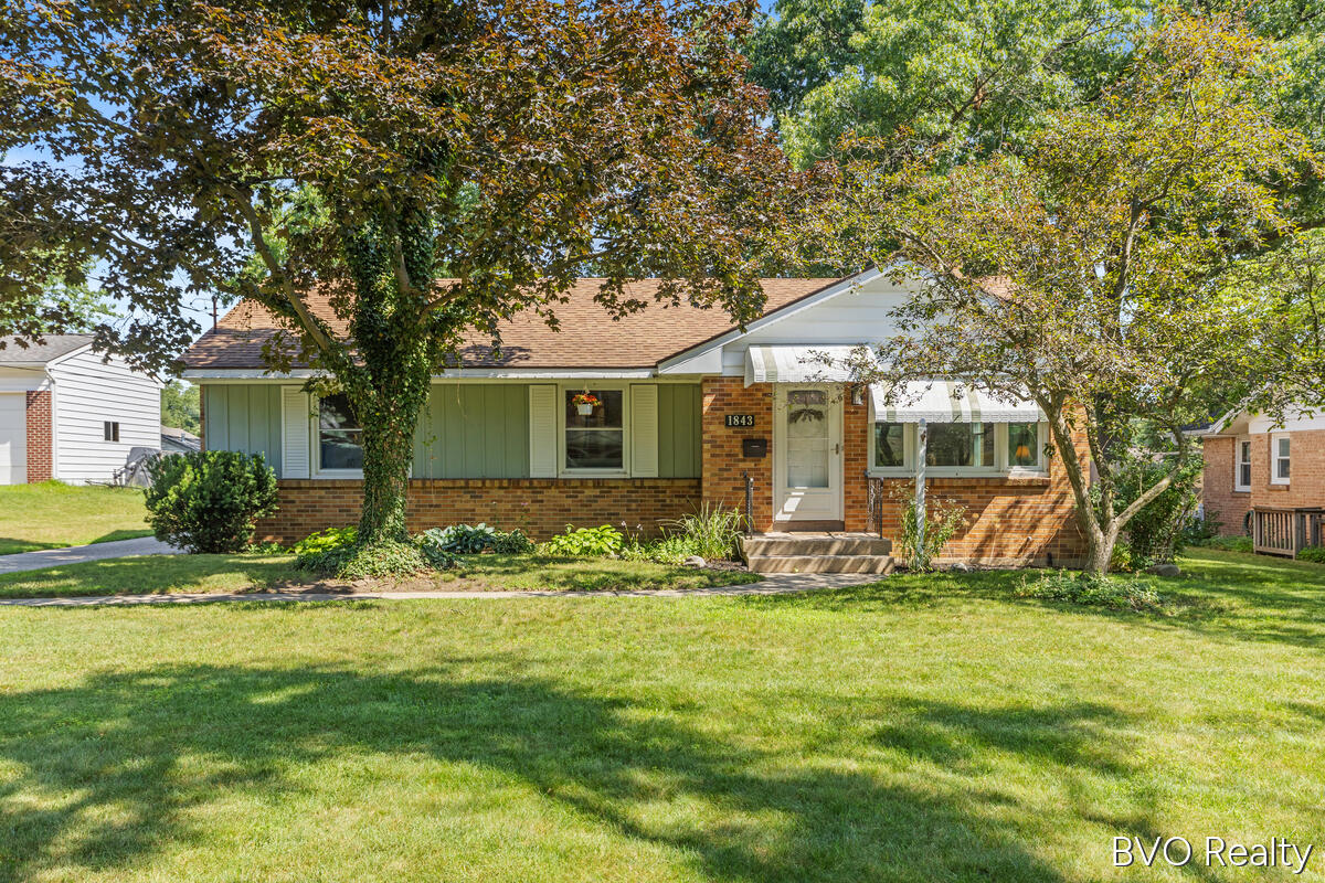 1843 Plymouth Terrace SE Grand Rapids MI 49506