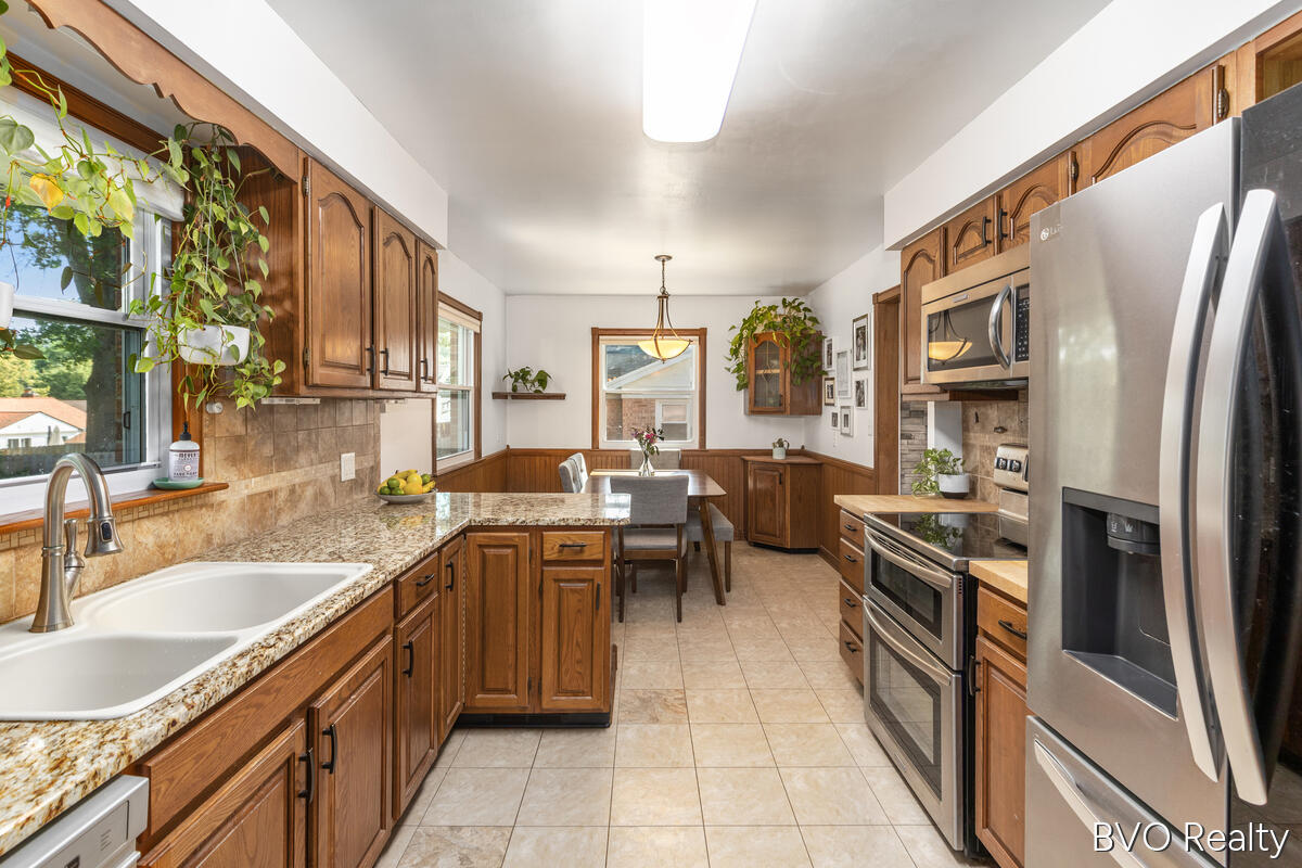 1843 Plymouth Terrace SE Grand Rapids MI 49506