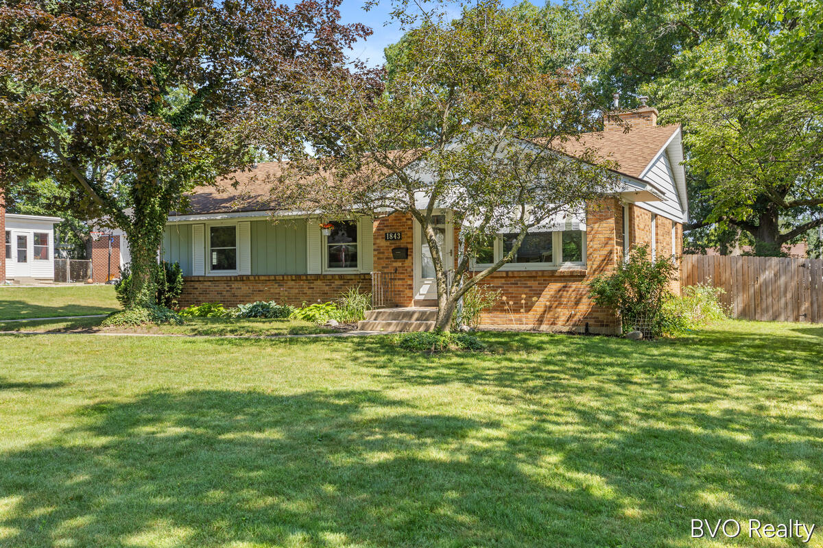 1843 Plymouth Terrace SE Grand Rapids MI 49506