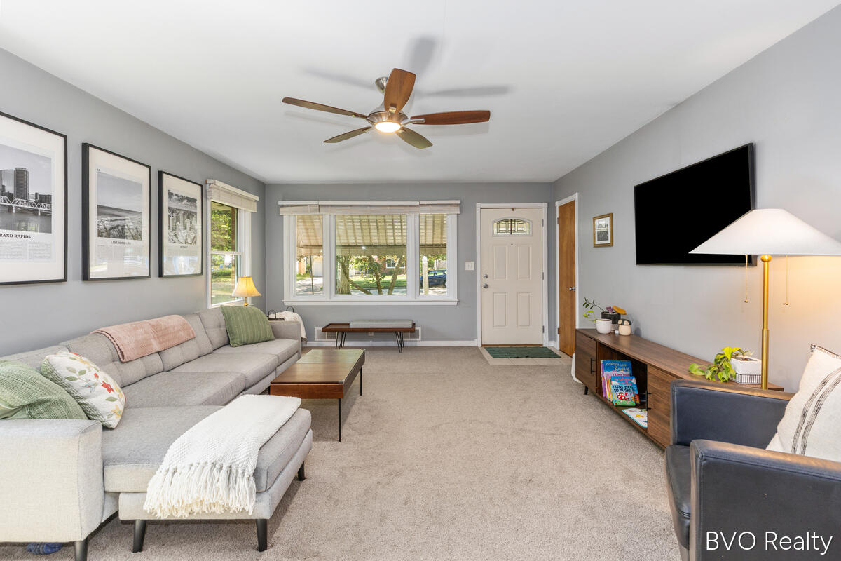 1843 Plymouth Terrace SE Grand Rapids MI 49506