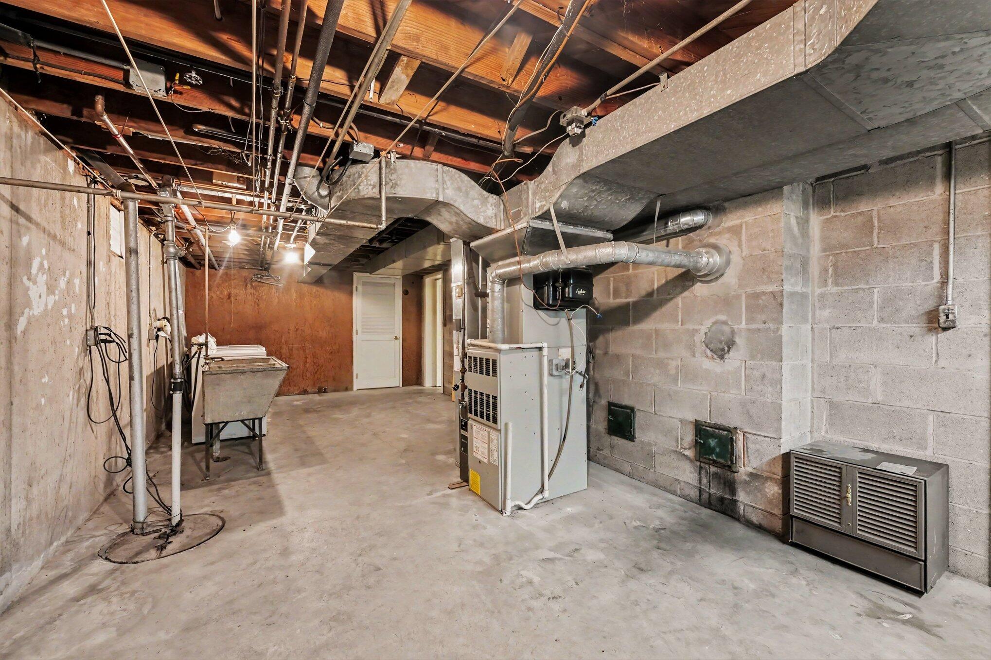 1005 Carpenter Avenue NW Grand Rapids MI 49504