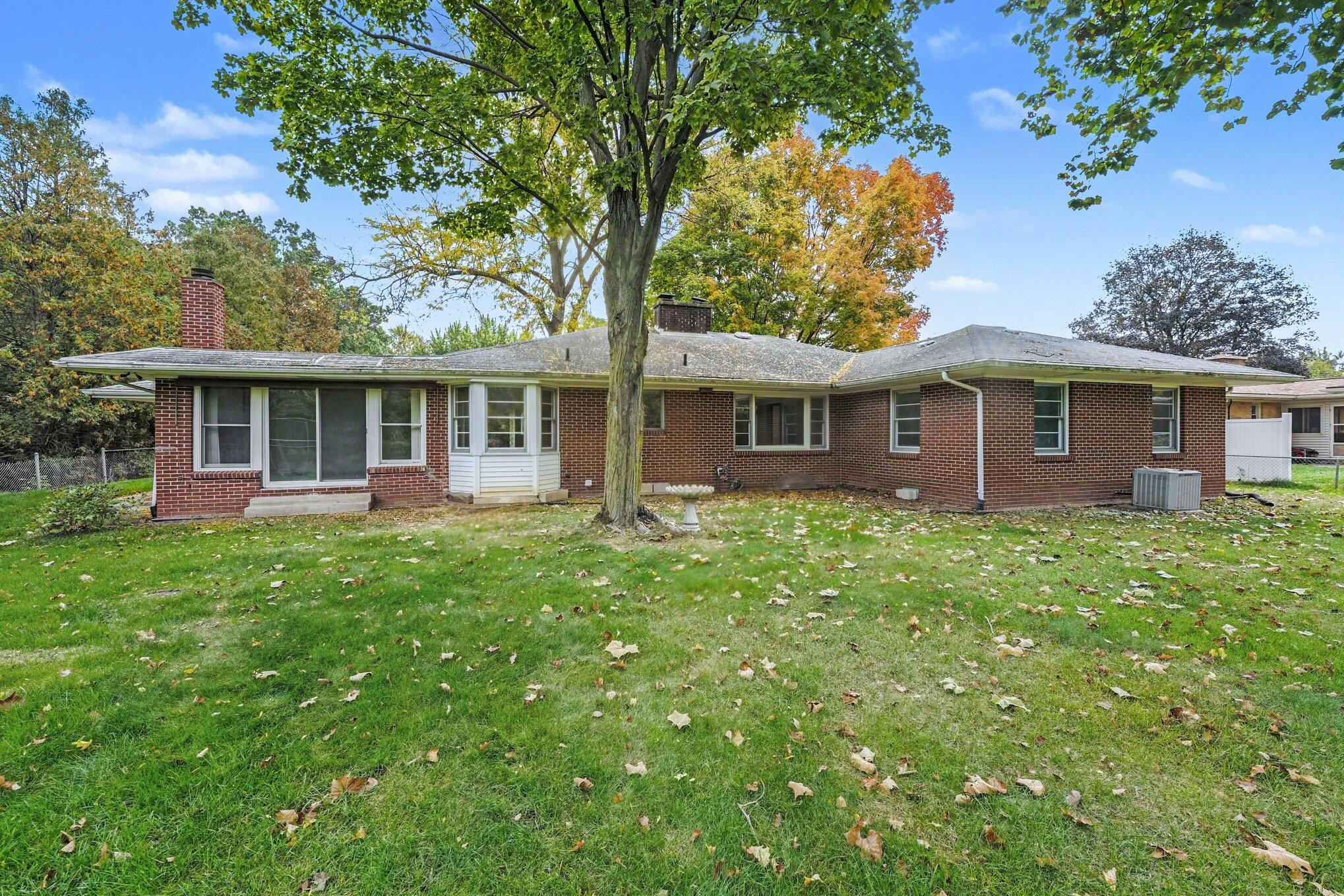 1005 Carpenter Avenue NW Grand Rapids MI 49504