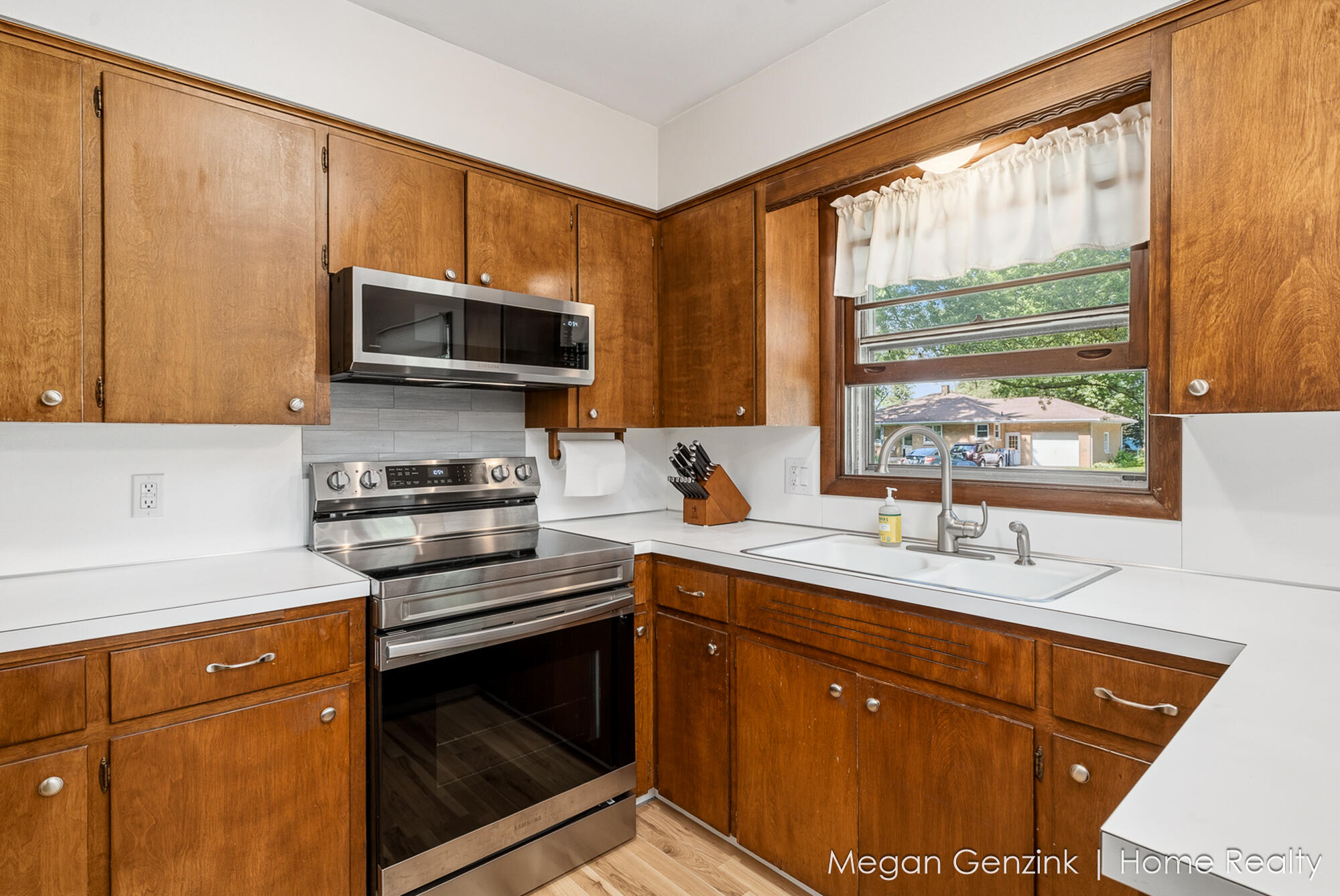 269 Cambridge Avenue Holland MI 49423