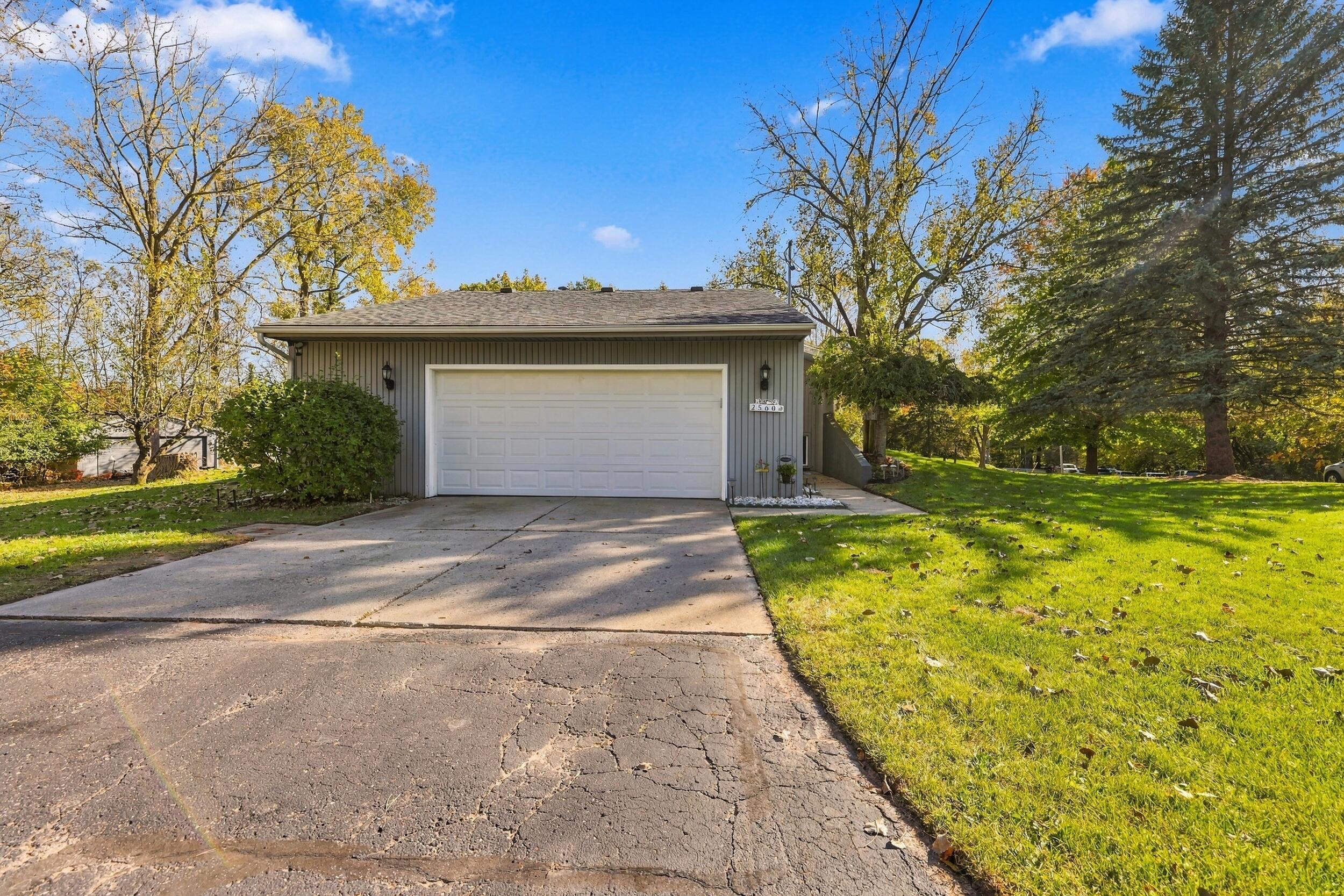 2560 Knapp Street NE Grand Rapids MI 49505