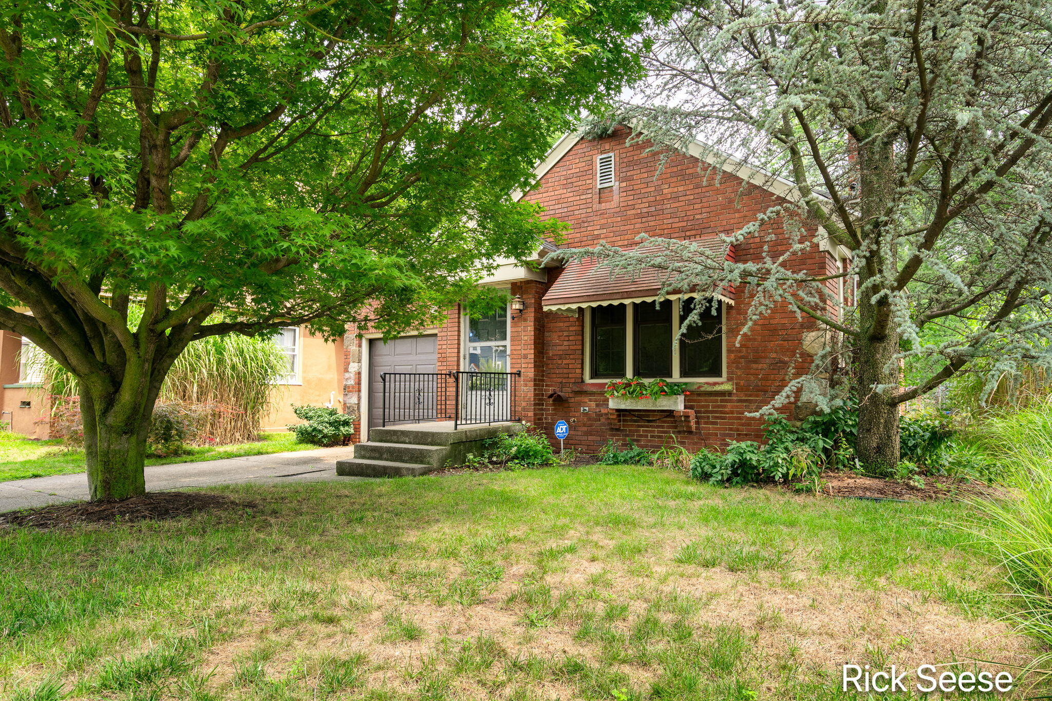 Grand Rapids MI, 2344 Madison Avenue SE