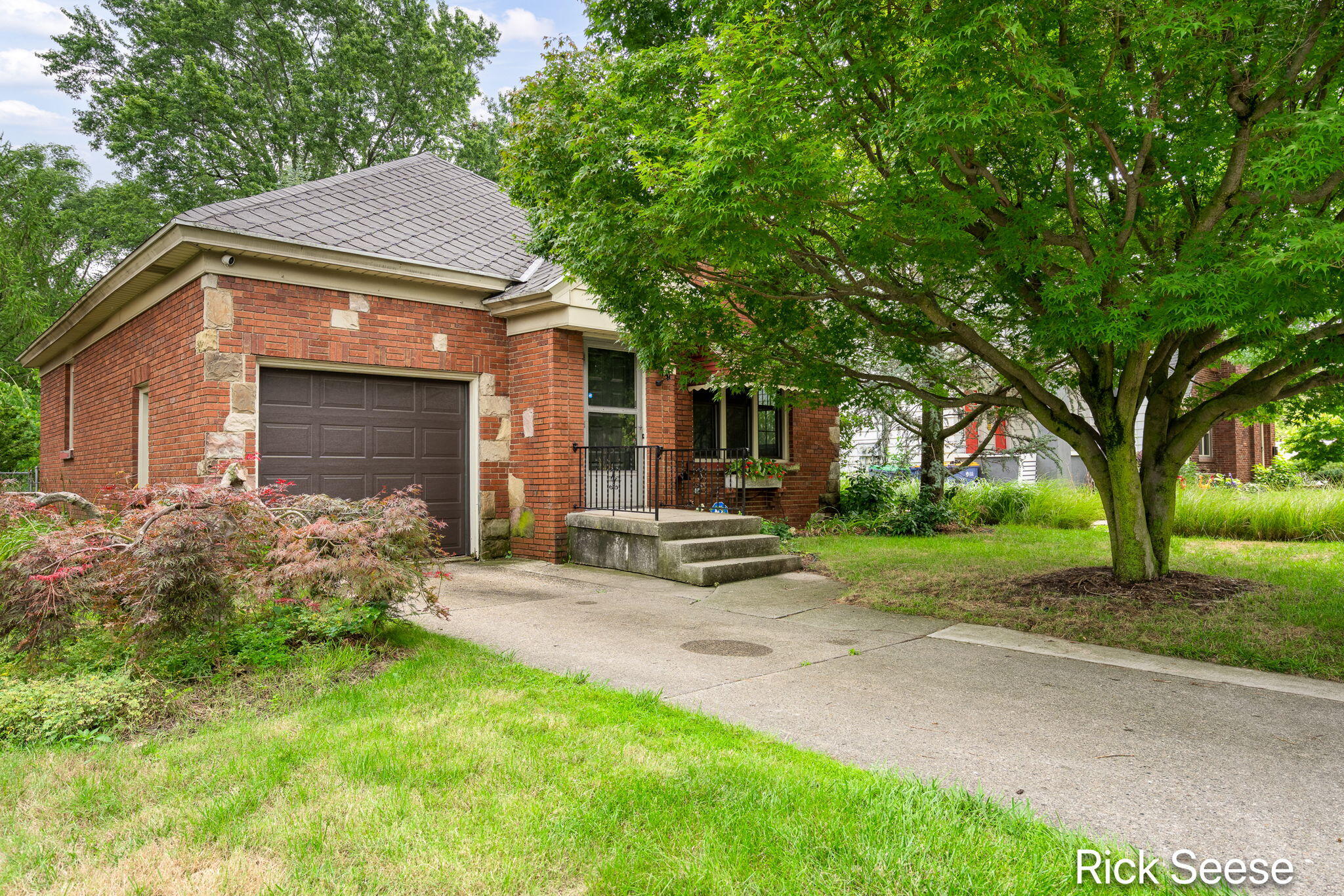 2344 Madison Avenue SE Grand Rapids MI 49507