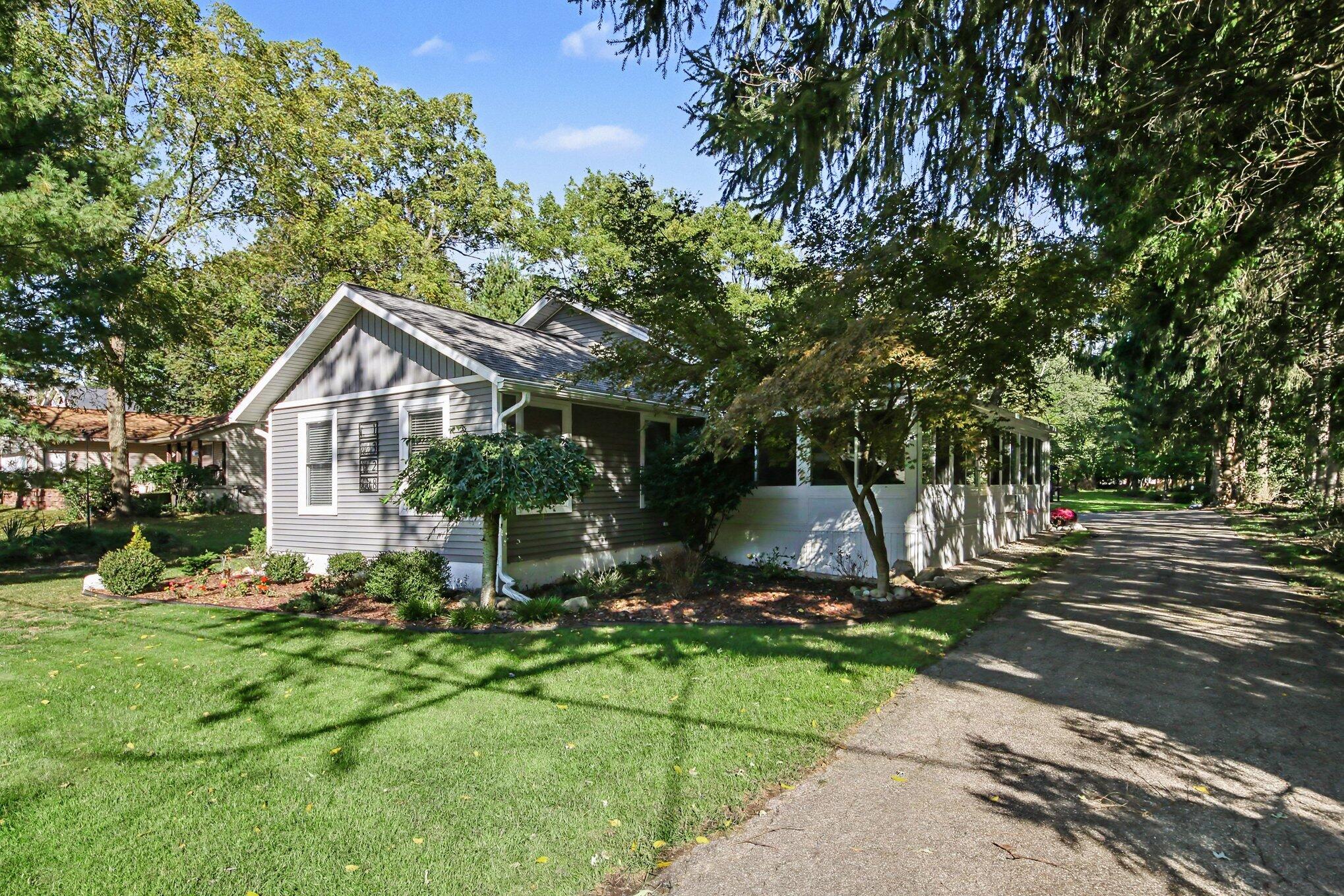 1328 Maplerow Avenue NW Grand Rapids MI 49534