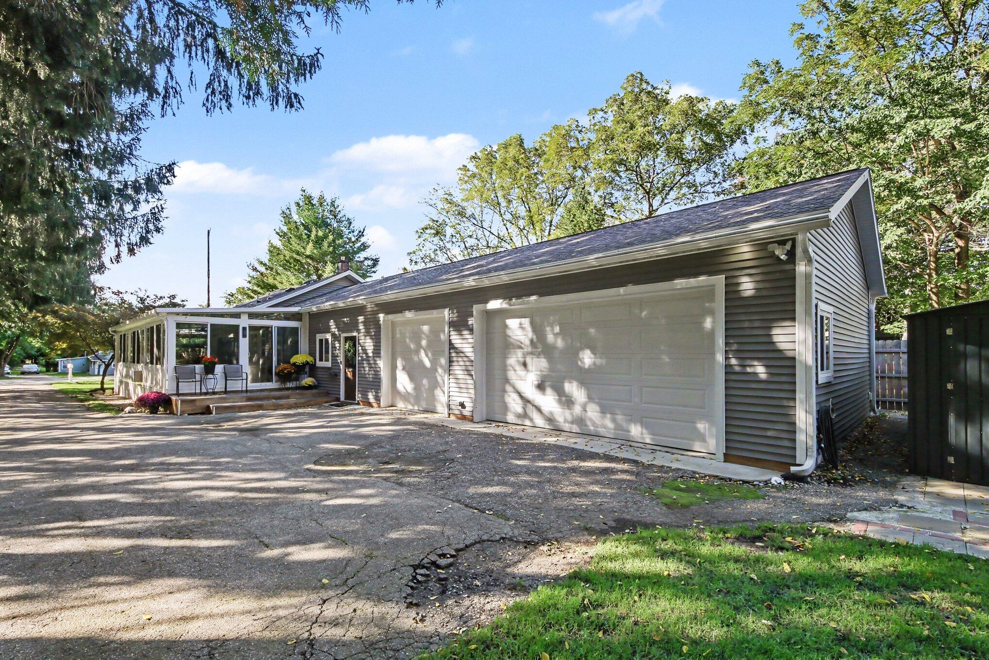 1328 Maplerow Avenue NW Grand Rapids MI 49534