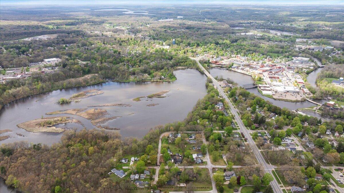 47 Wayne Street Allegan MI 49010