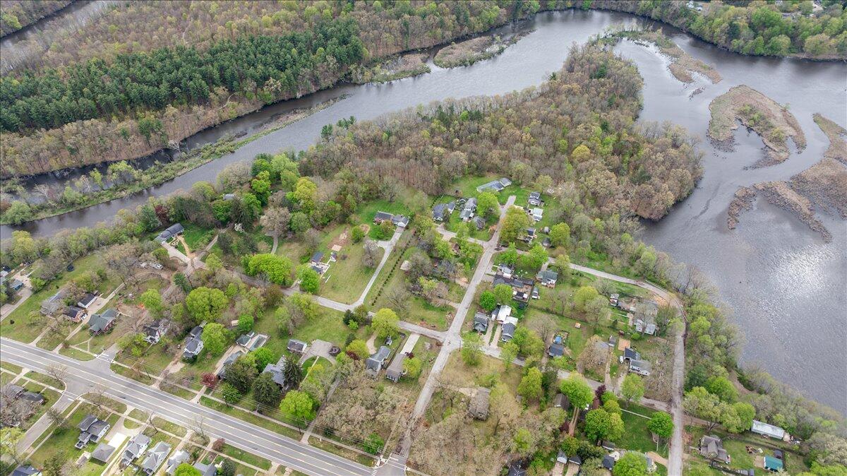 47 Wayne Street Allegan MI 49010