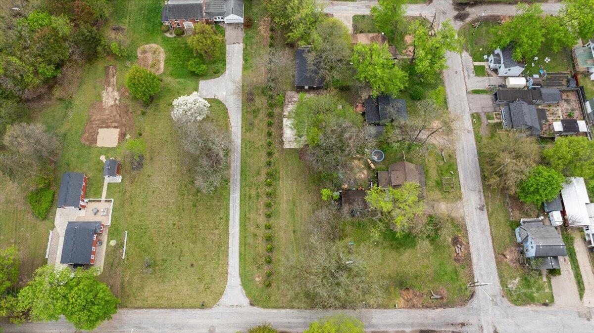 47 Wayne Street Allegan MI 49010