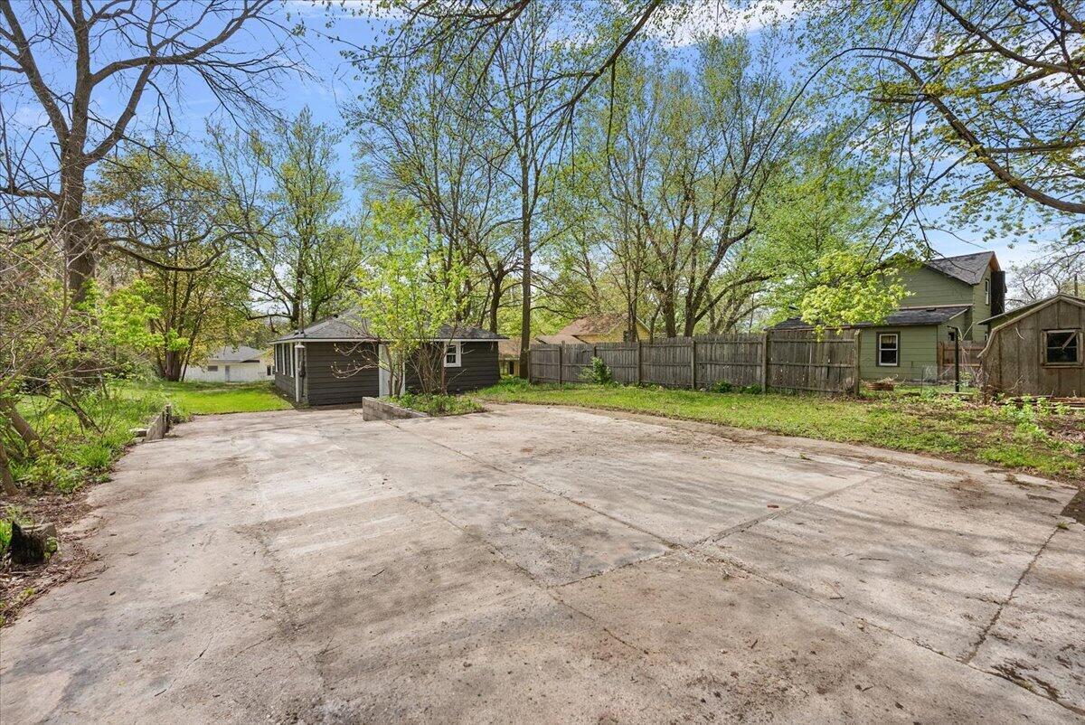 47 Wayne Street Allegan MI 49010