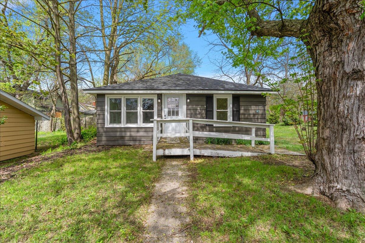 47 Wayne Street Allegan MI 49010