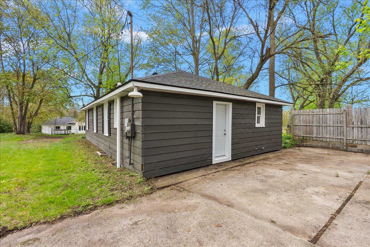 47 Wayne Street Allegan MI 49010