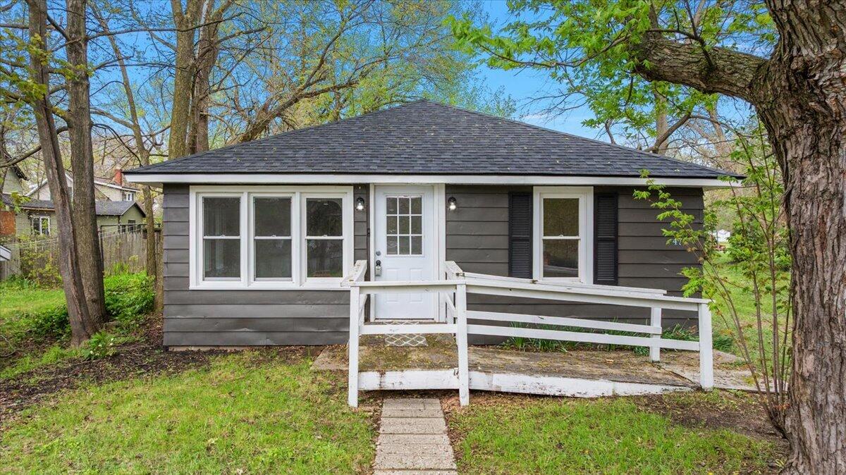 47 Wayne Street Allegan MI 49010