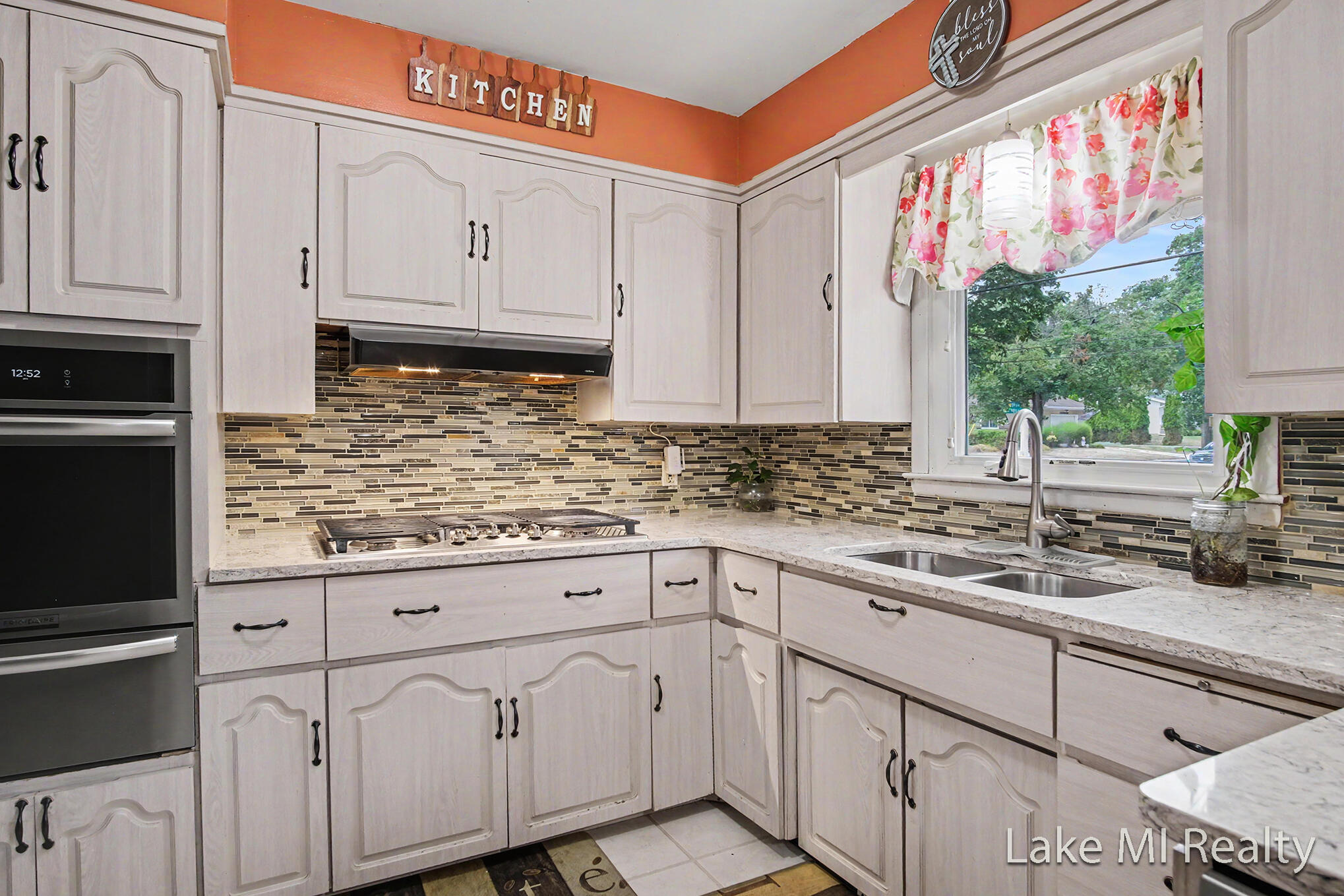 938 Calvary Avenue NW Grand Rapids MI 49504