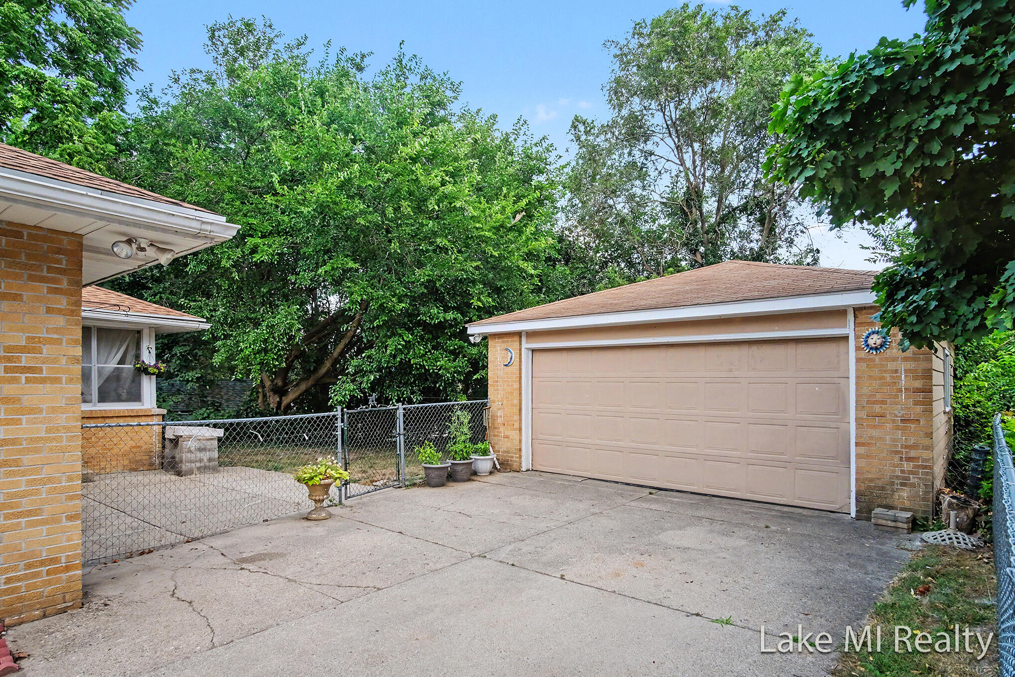 938 Calvary Avenue NW Grand Rapids MI 49504