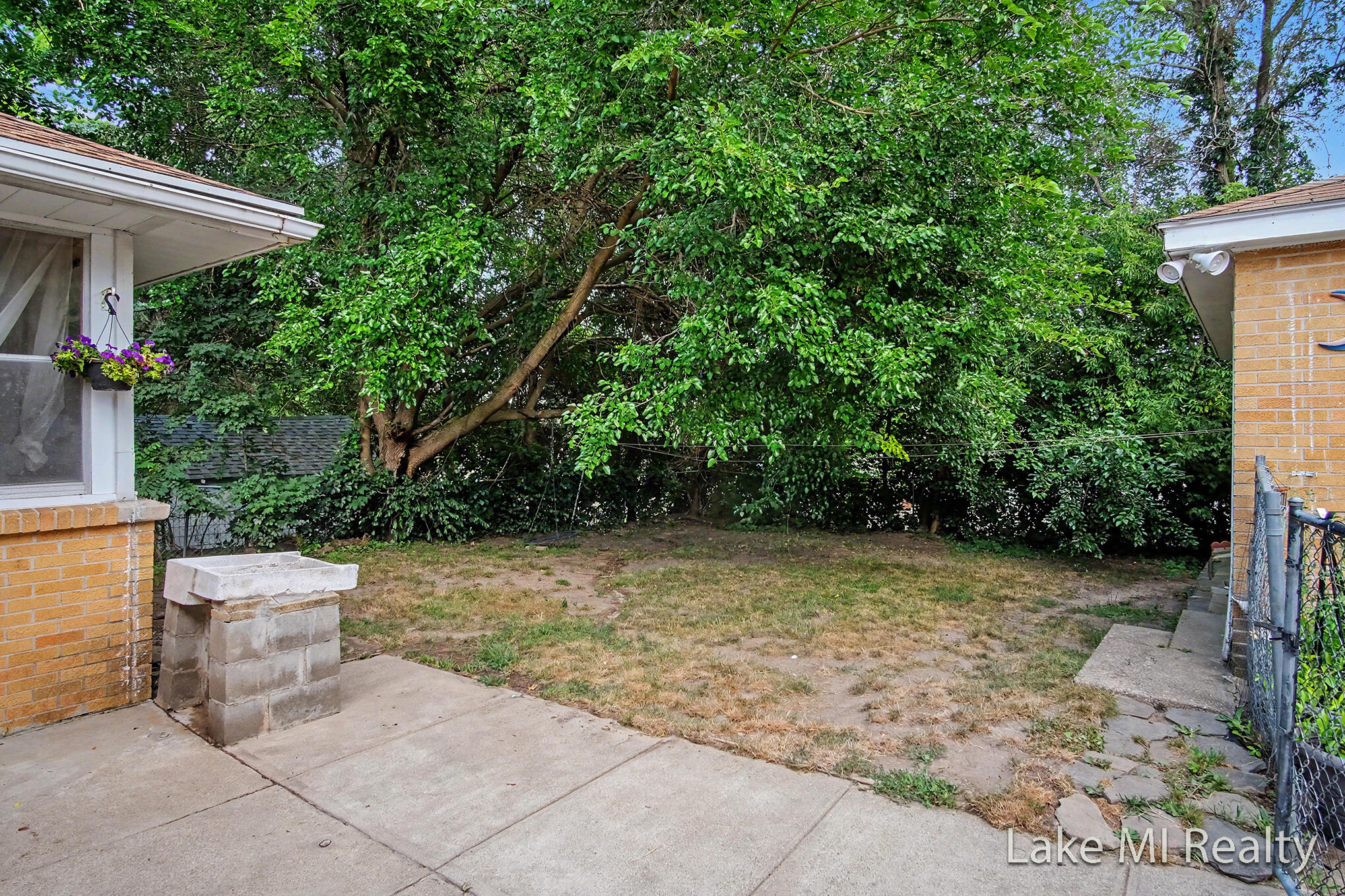 938 Calvary Avenue NW Grand Rapids MI 49504