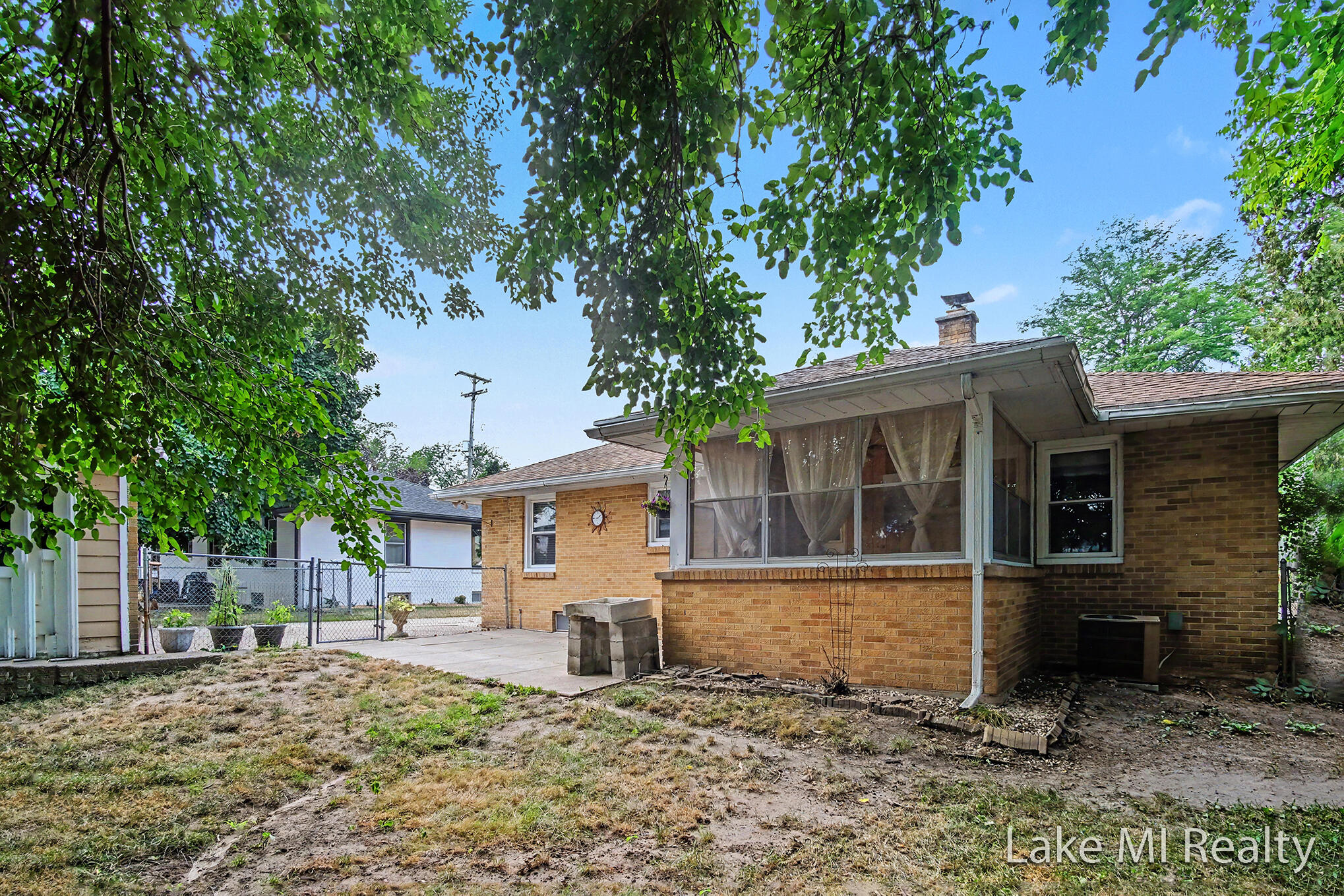 938 Calvary Avenue NW Grand Rapids MI 49504