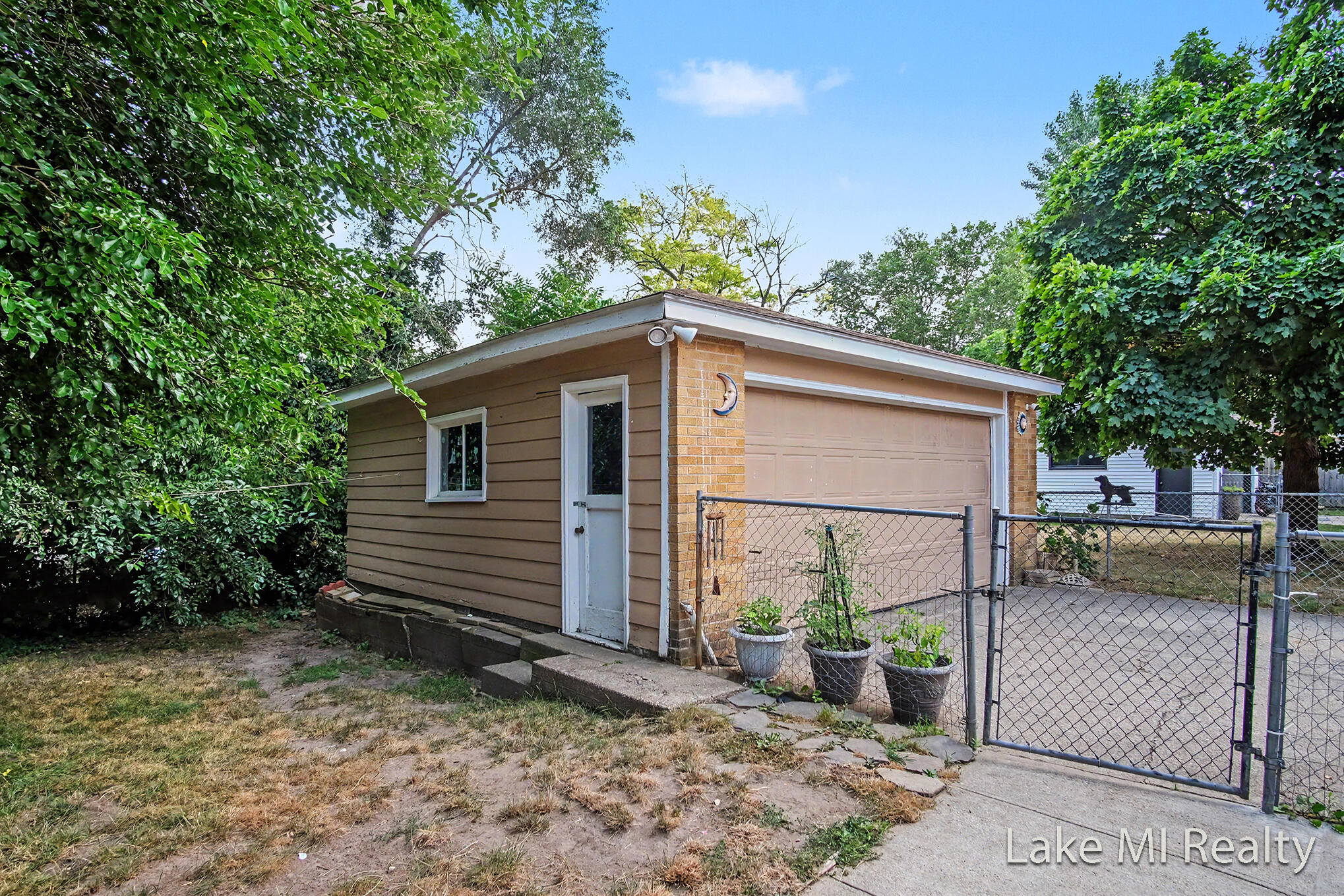 938 Calvary Avenue NW Grand Rapids MI 49504
