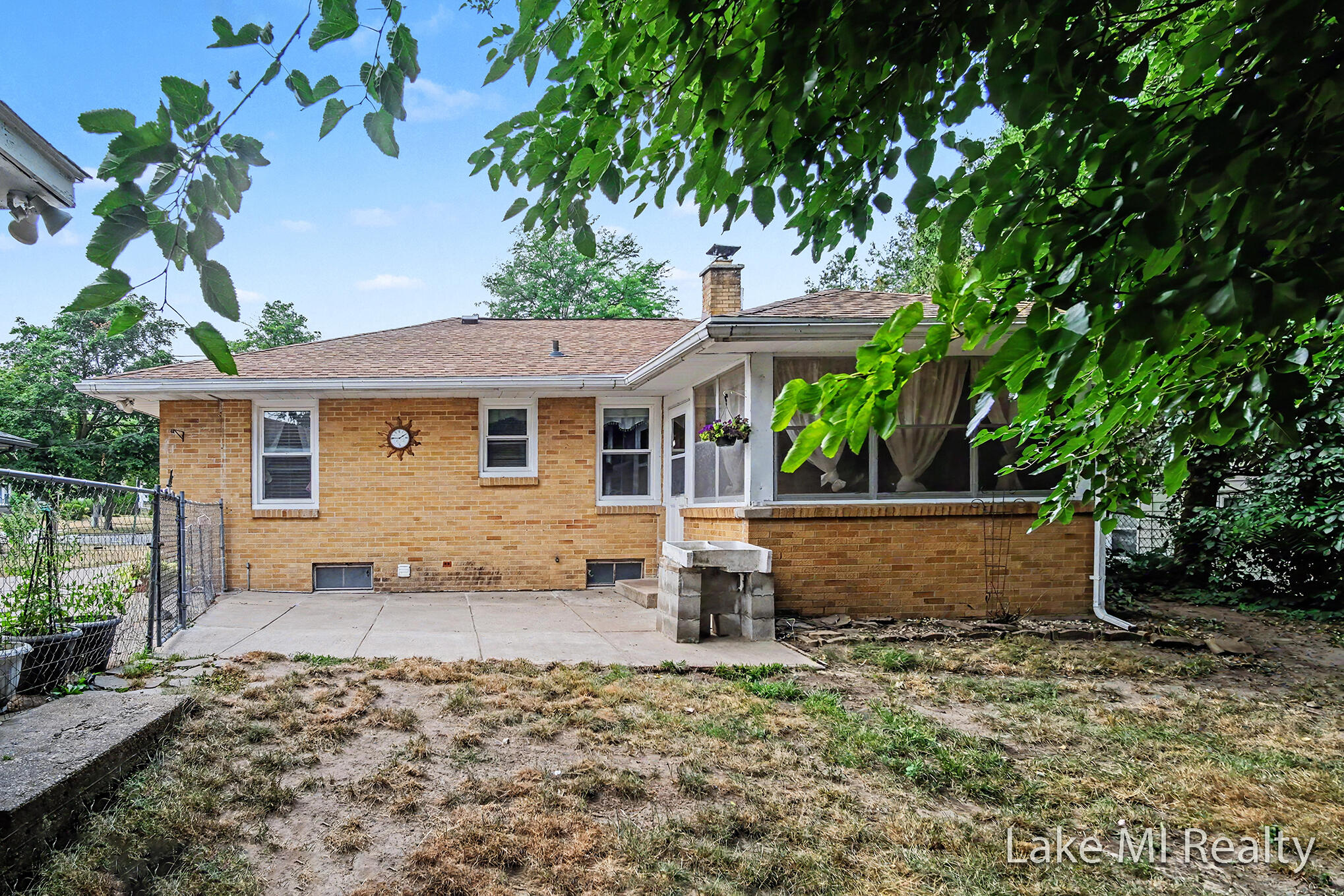 938 Calvary Avenue NW Grand Rapids MI 49504