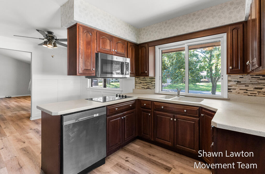 1832 Southwood Avenue Norton Shores MI 49441