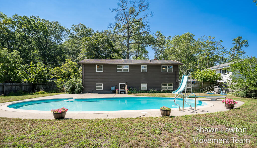 1832 Southwood Avenue Norton Shores MI 49441