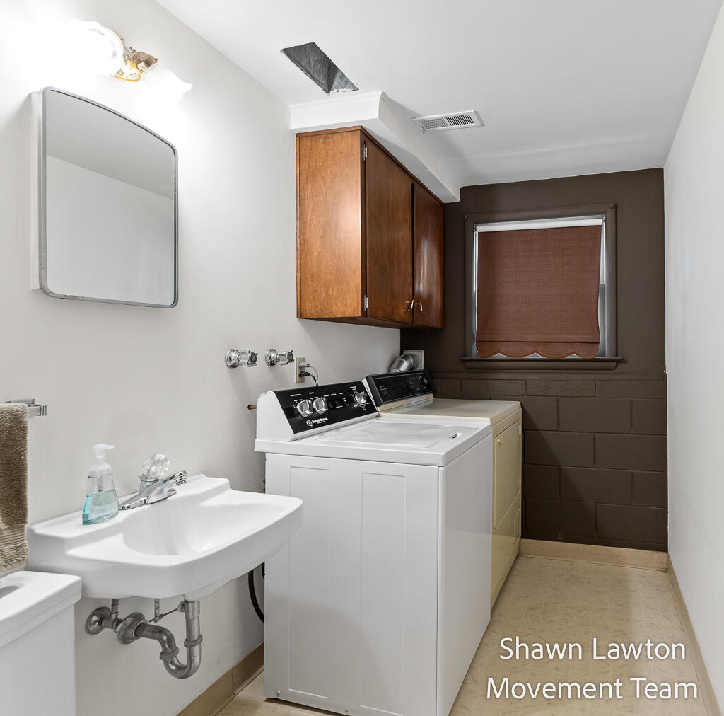 1832 Southwood Avenue Norton Shores MI 49441