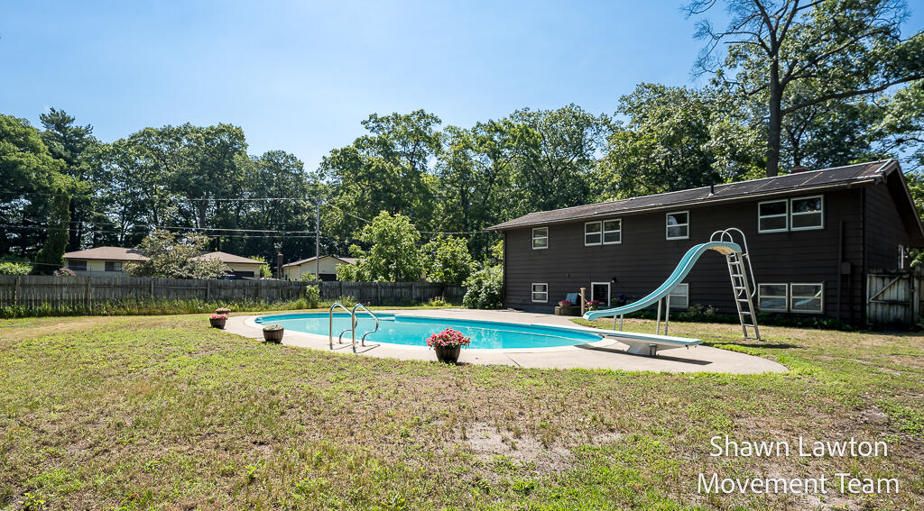1832 Southwood Avenue Norton Shores MI 49441