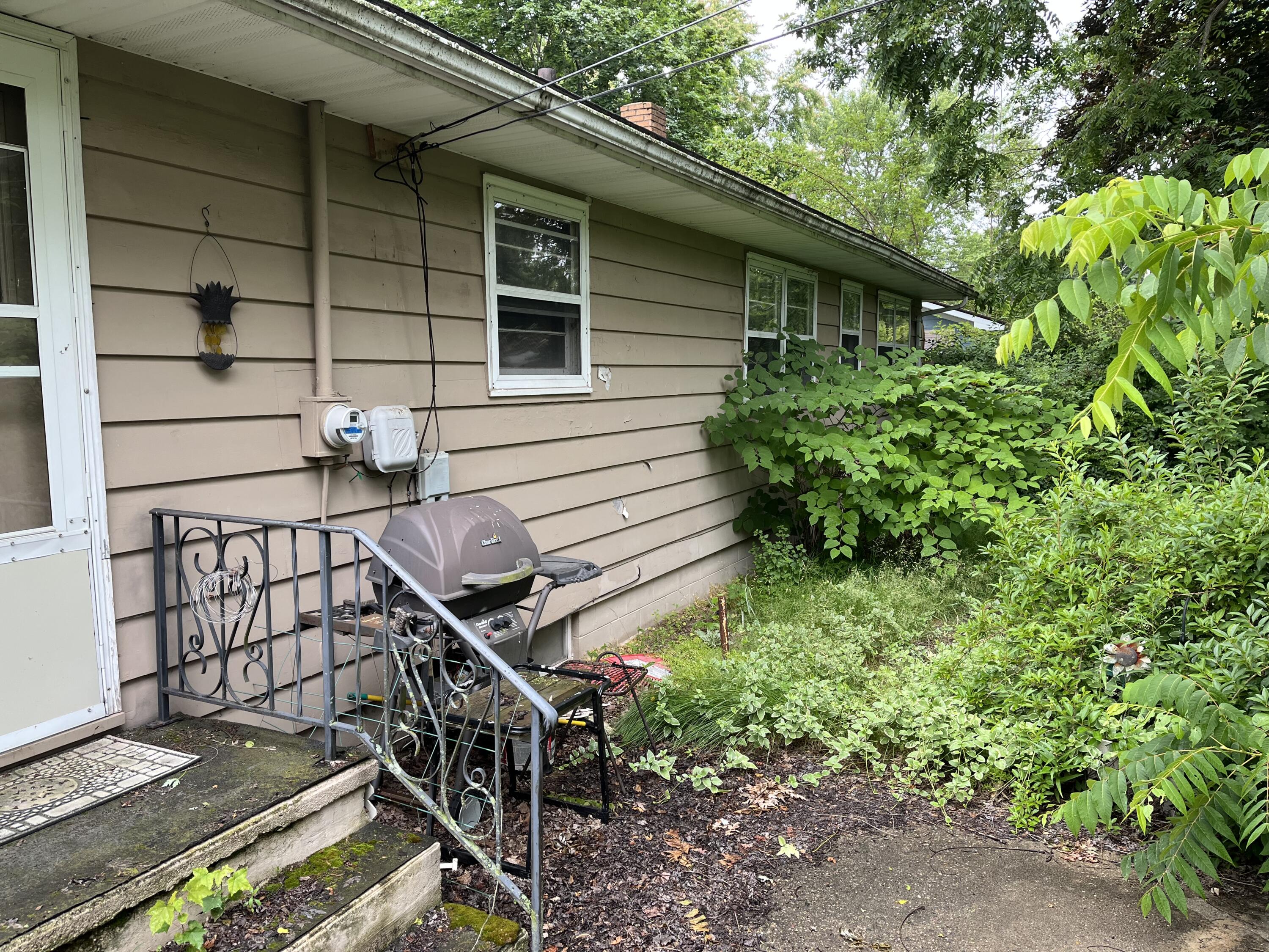 6719 Sunset Drive Coloma MI 49038